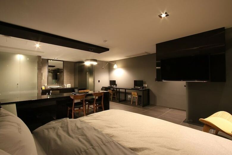 Hotel Cats Suwon