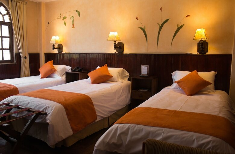 Cruz Loma Hotel.