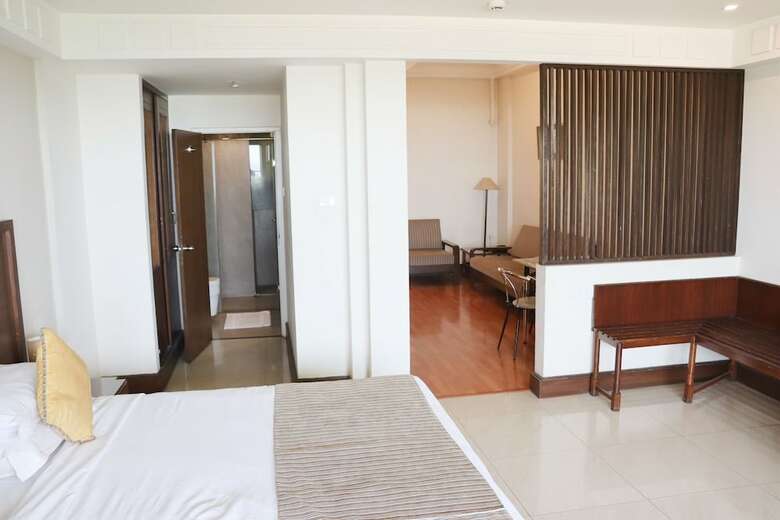 Hotel Ivory Tower