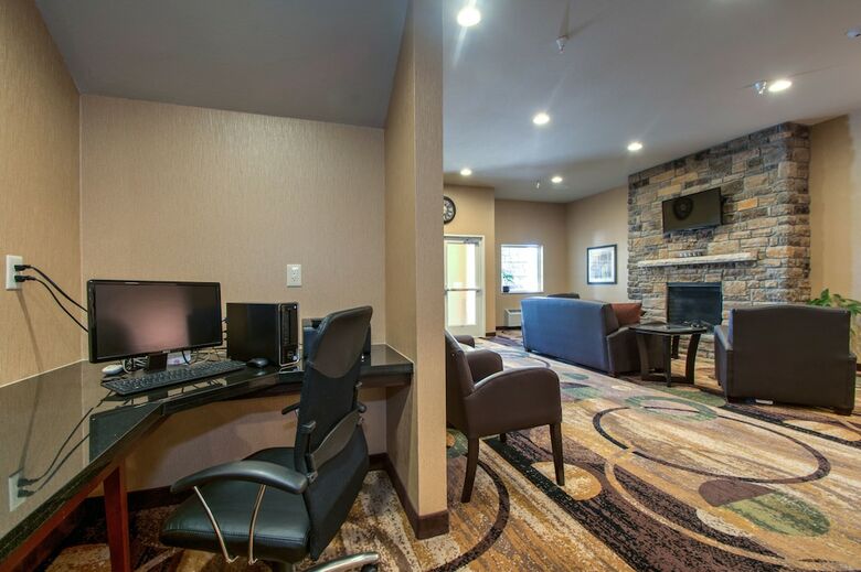 Hotel Cobblestone Inn & Suites - Holyoke