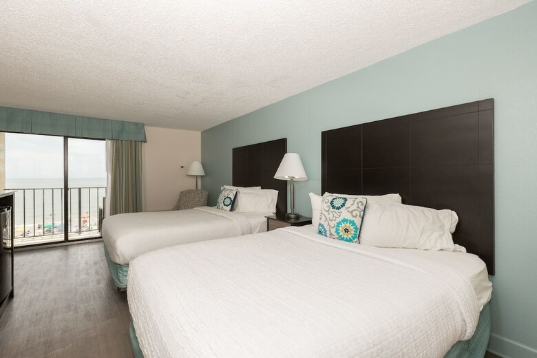 Hotel Carolinian Beach Resort By Oceana Resorts