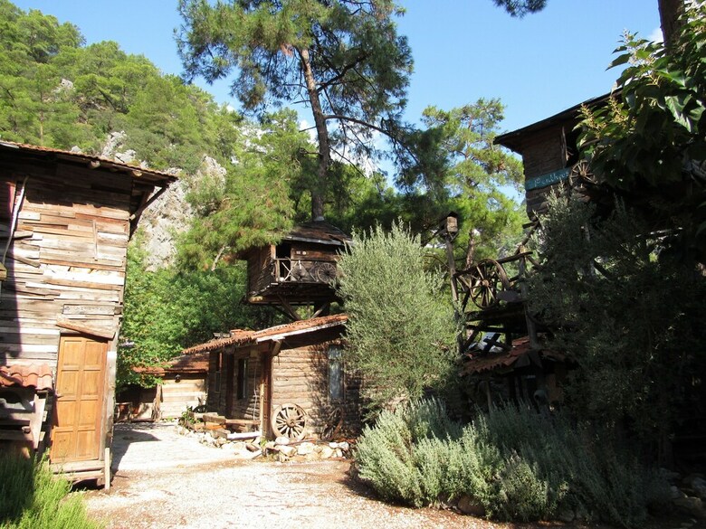 Hostal Kadir's Tree Houses