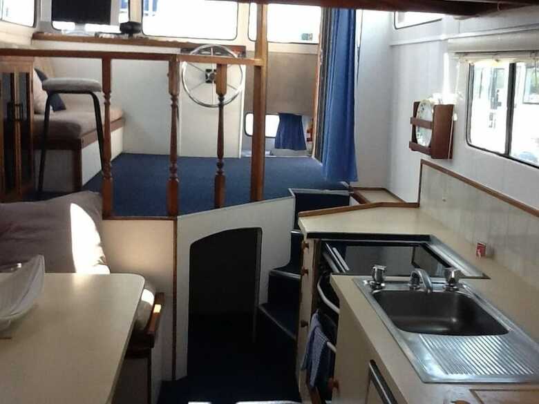 Boyds Bay Houseboat Holidays