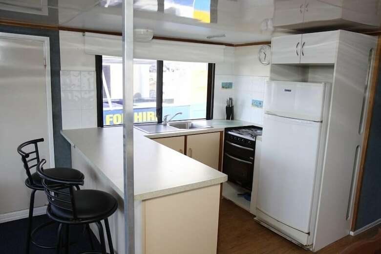 Boyds Bay Houseboat Holidays