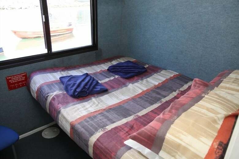 Boyds Bay Houseboat Holidays