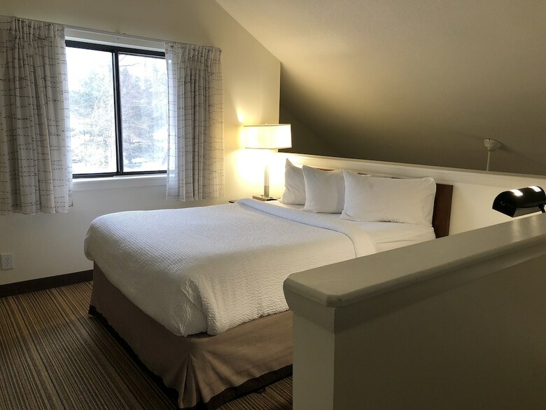 Hotel Albany Airport Inn And Suites