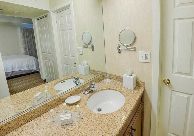 Hotel Albany Airport Inn And Suites