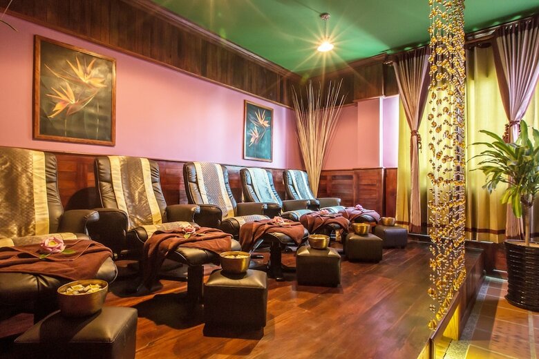 Hotel Empress Residence Resort & Spa