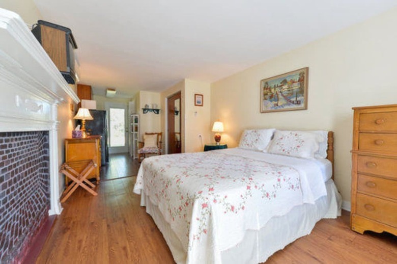 Farnsworth House Bed & Breakfast