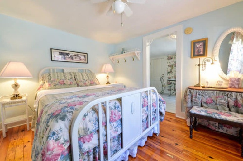 Farnsworth House Bed & Breakfast