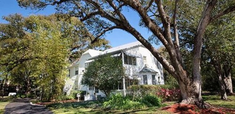 Farnsworth House Bed & Breakfast