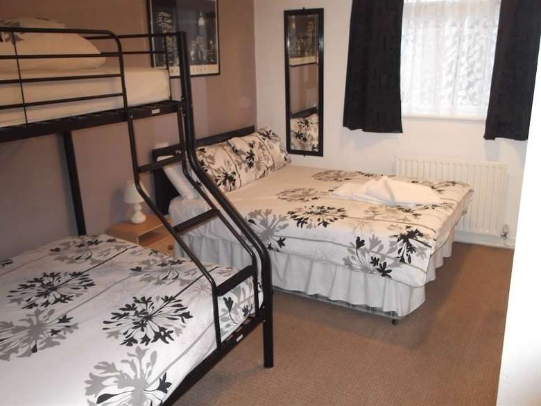 Bed & Breakfast Tudor House