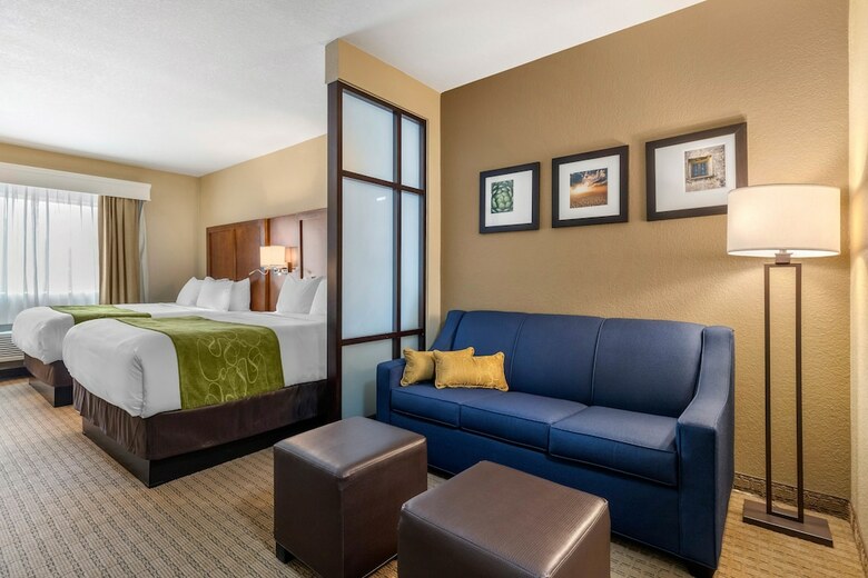 Hotel Comfort Suites Airport North