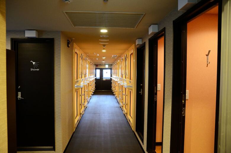 Capsule Hotel B&s Eco-cube Shinsaibashi