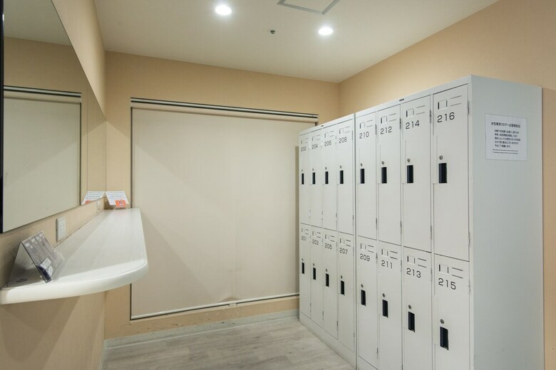 Capsule Hotel B&s Eco-cube Shinsaibashi
