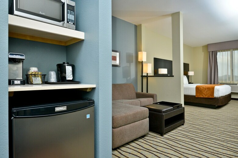 Hotel Comfort Suites Near Westchase On Beltway 8