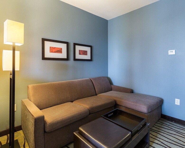 Hotel Comfort Suites Near Westchase On Beltway 8
