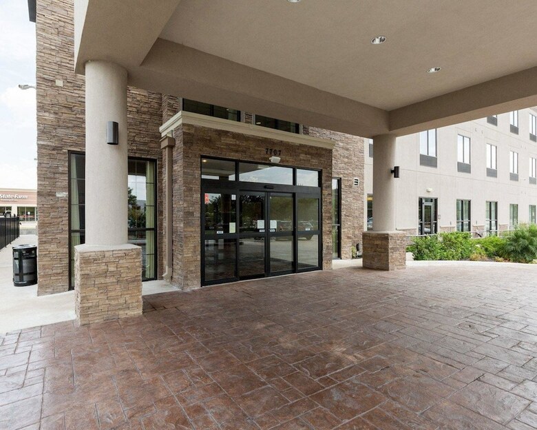 Hotel Comfort Suites Near Westchase On Beltway 8