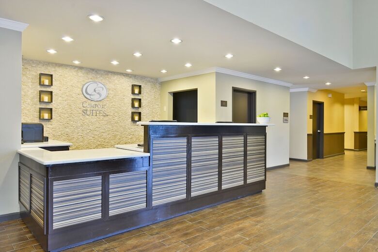 Hotel Comfort Suites Near Westchase On Beltway 8
