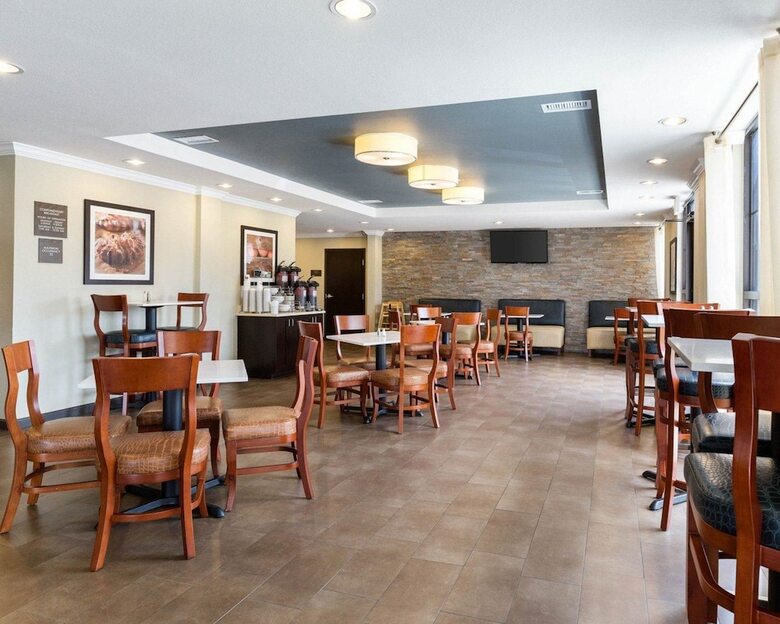 Hotel Comfort Suites Near Westchase On Beltway 8