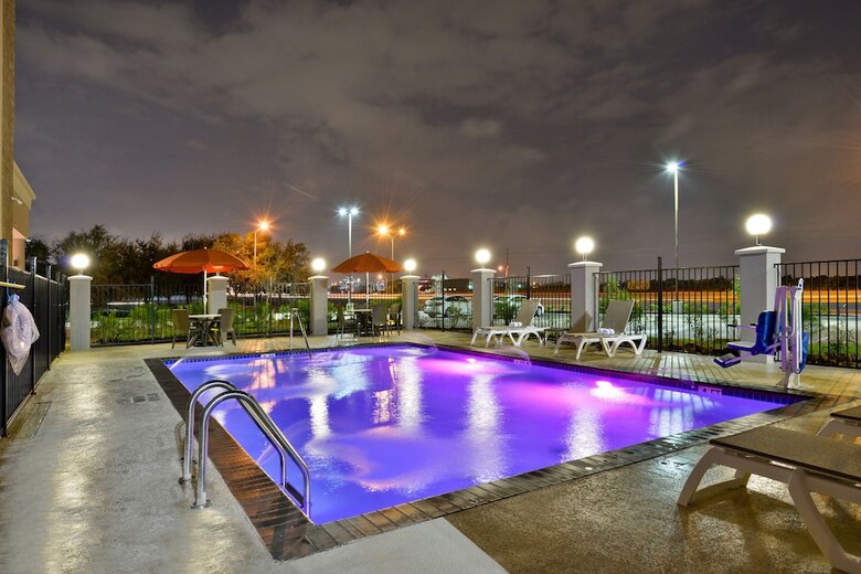 Hotel Comfort Suites Near Westchase On Beltway 8