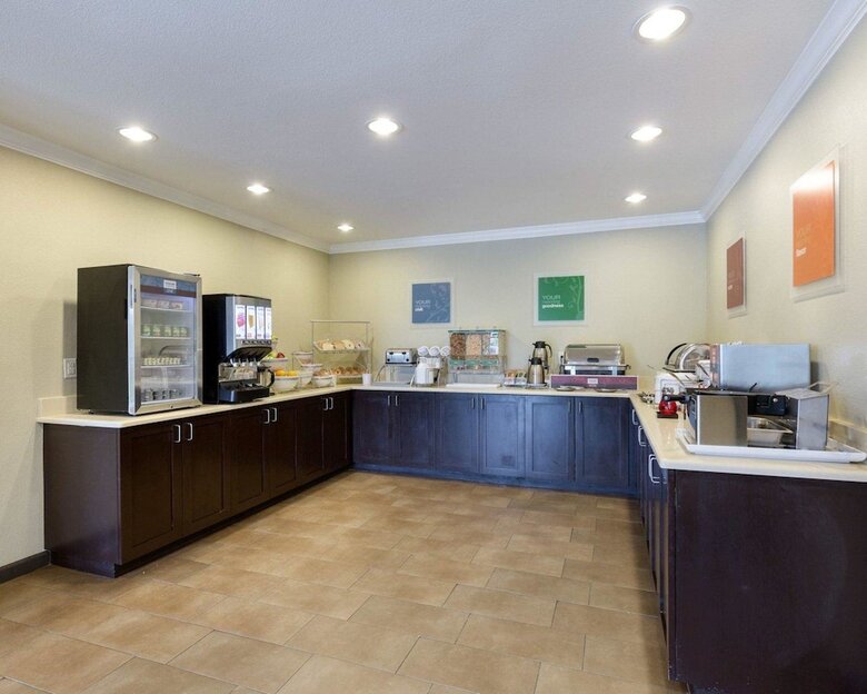 Hotel Comfort Suites Near Westchase On Beltway 8