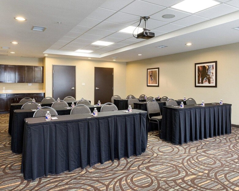 Hotel Comfort Suites Near Westchase On Beltway 8