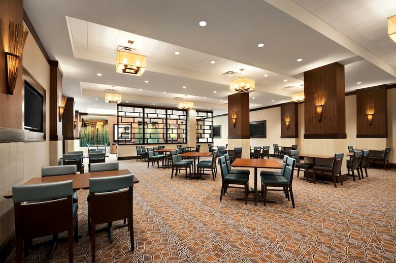 Hotel Embassy Suites Springfield