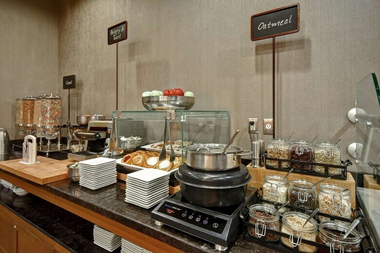 Hotel Embassy Suites Springfield
