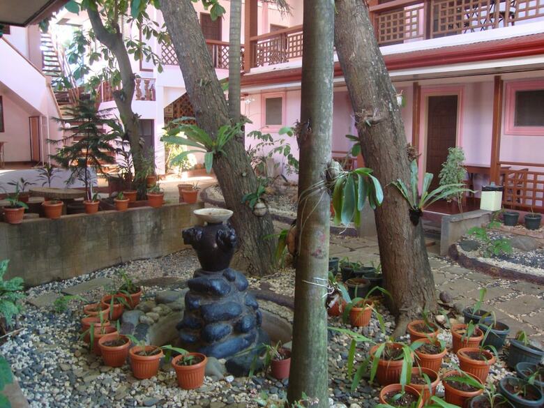 Hotel Lola Itang Pension