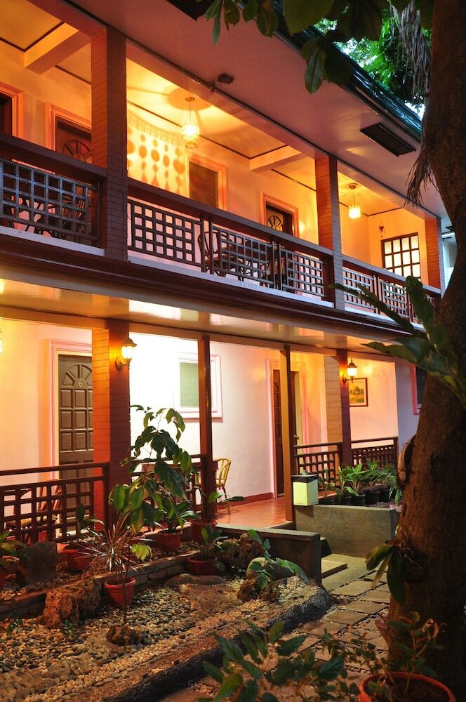 Hotel Lola Itang Pension