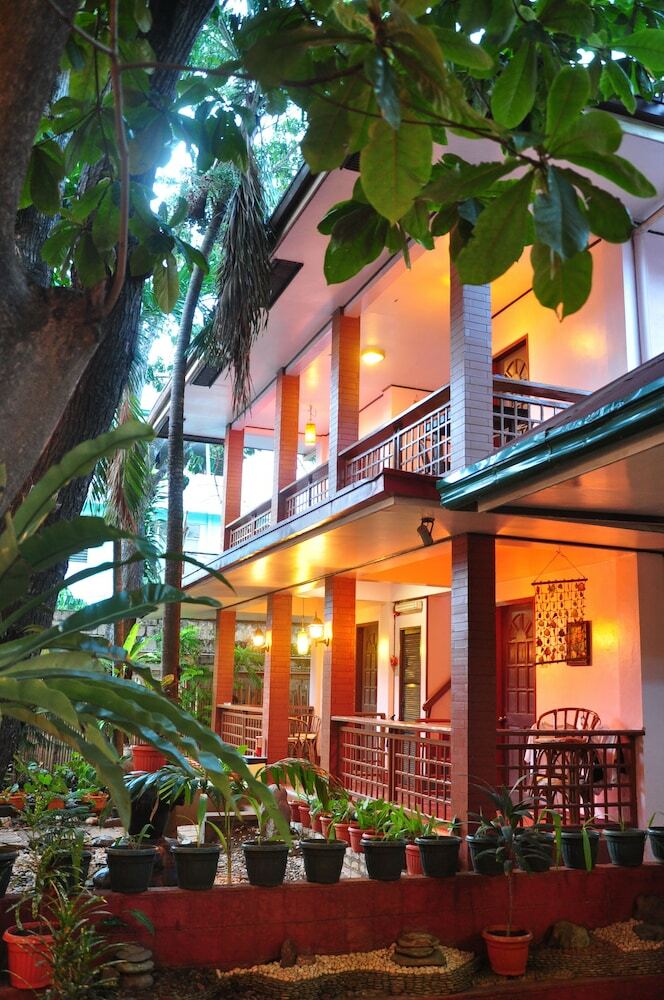 Hotel Lola Itang Pension