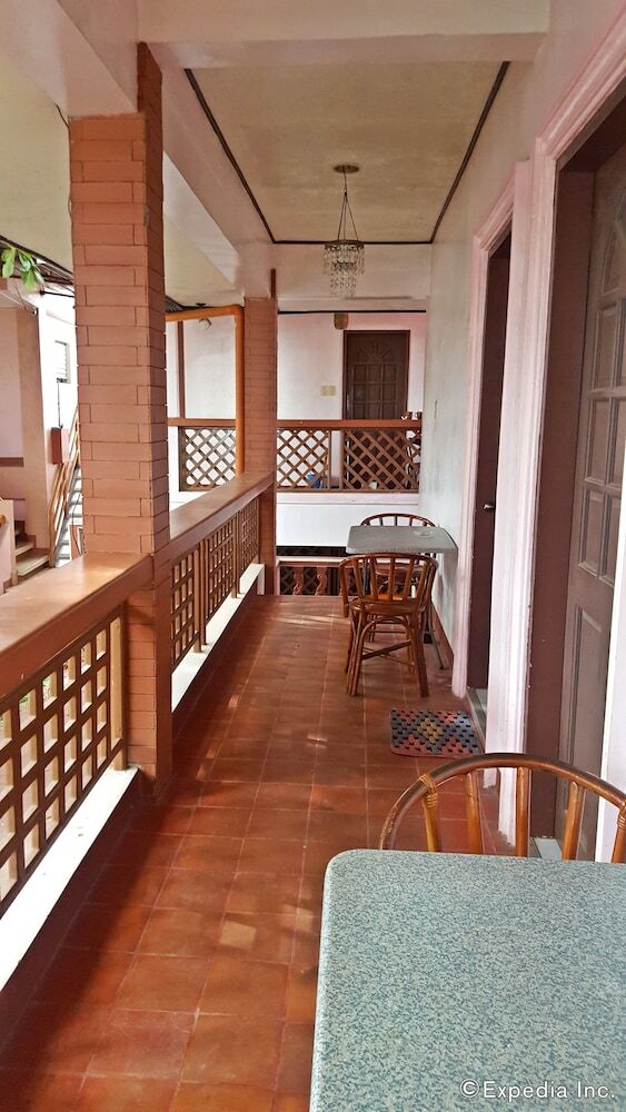 Hotel Lola Itang Pension