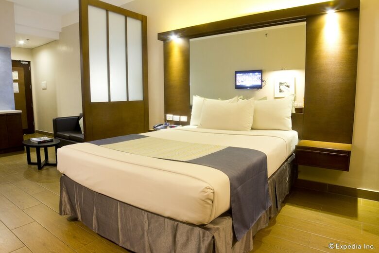 Hotel Microtel By Wyndham Acropolis