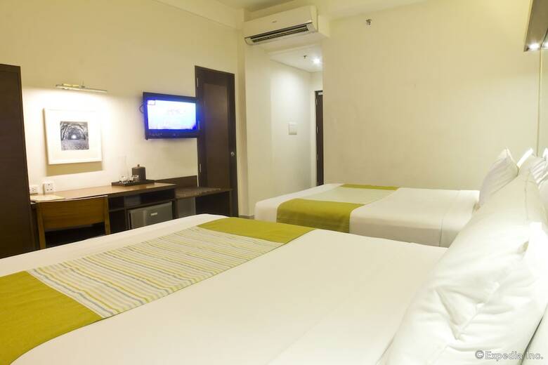 Hotel Microtel By Wyndham Acropolis