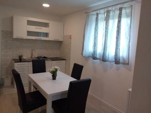 Hostal Guesthouse Matija