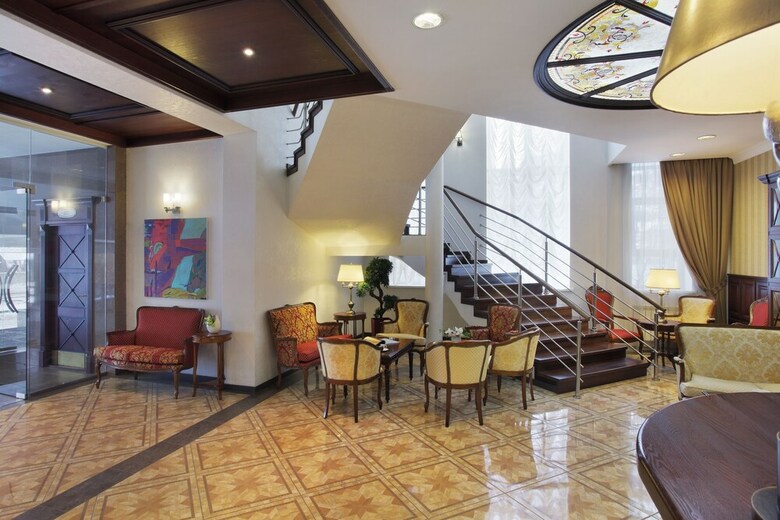Palais Royal Hotel