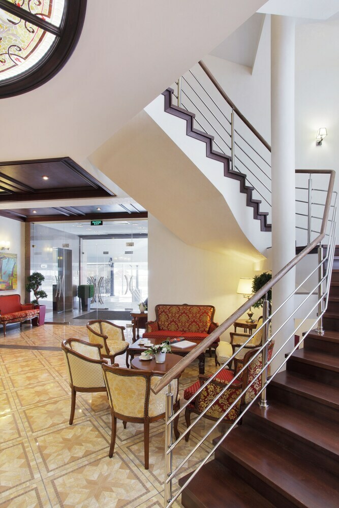 Palais Royal Hotel