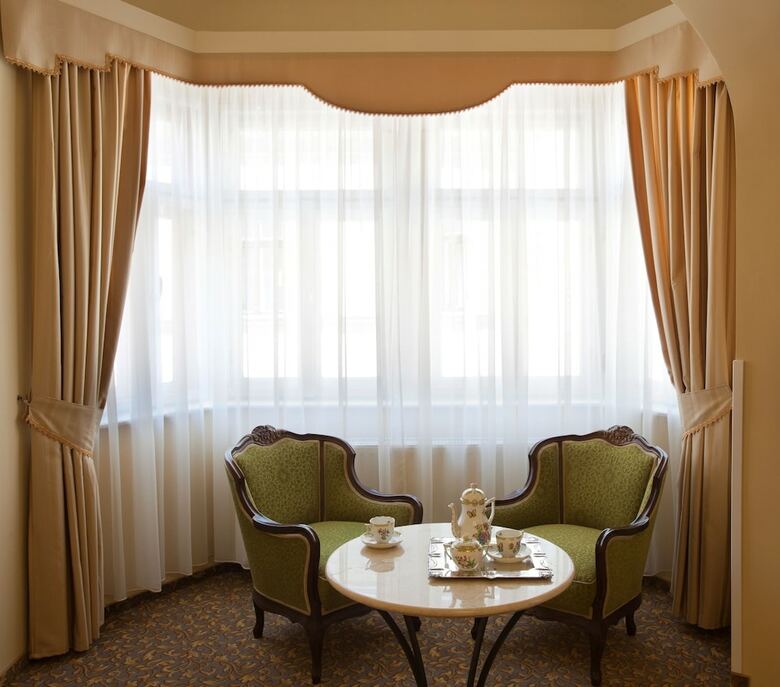 Barokk Hotel Promen�d Gyor