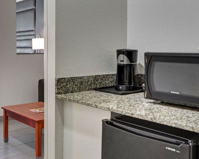 Hotel Comfort Suites