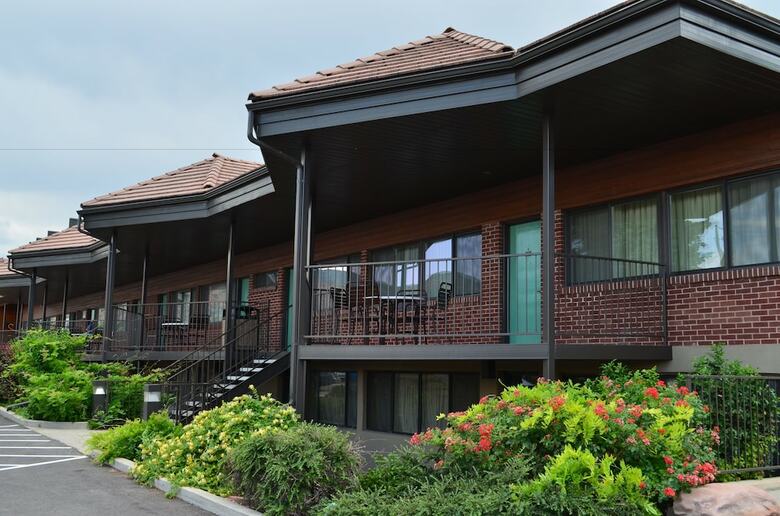 Motel El Rey Inn & Suites