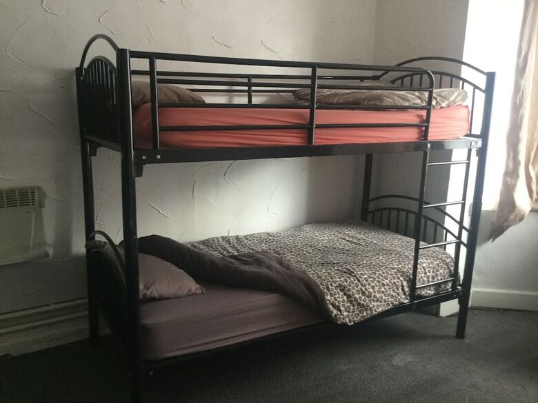 Hostal Adam And Eve Hotel