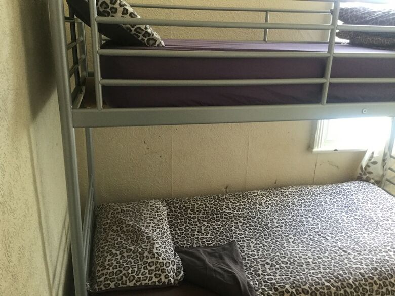 Hostal Adam And Eve Hotel