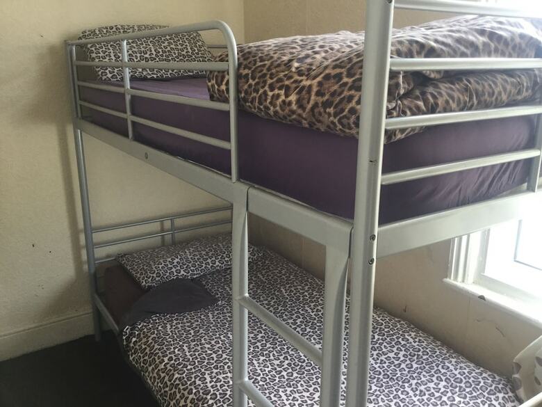 Hostal Adam And Eve Hotel