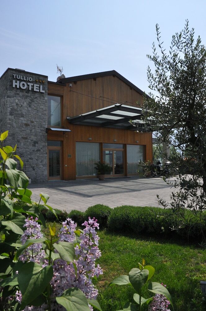 Tullio Hotel