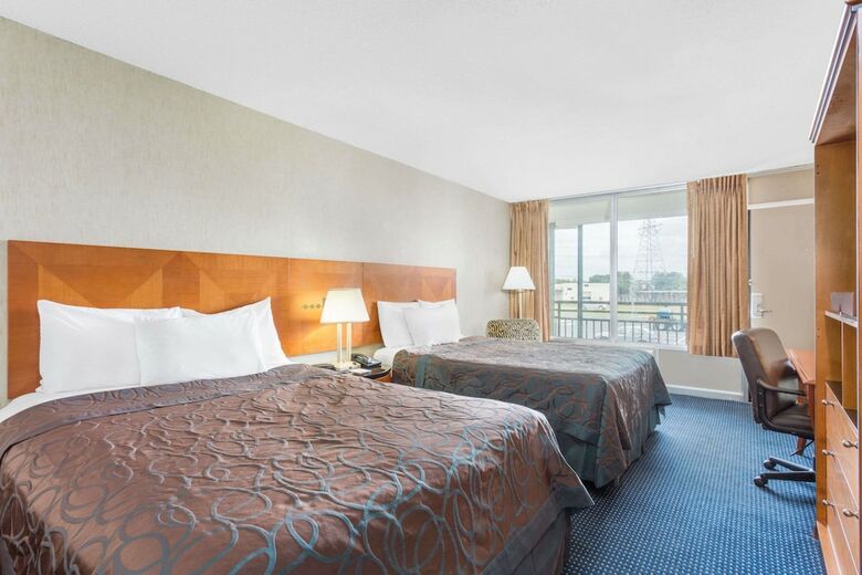 Hotel Ramada By Wyndham Harrisonburg