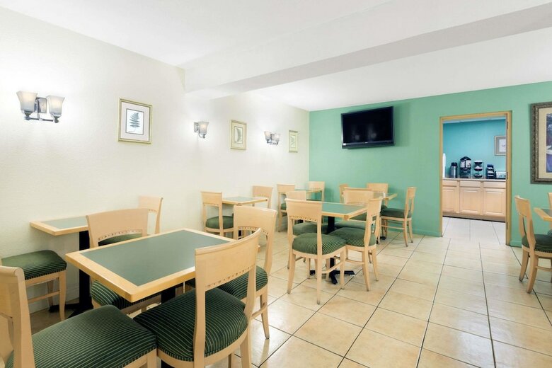 Hotel Ramada By Wyndham Harrisonburg