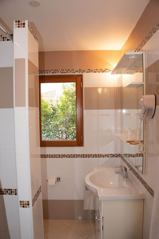 Hotel H�tel Reine D'azur