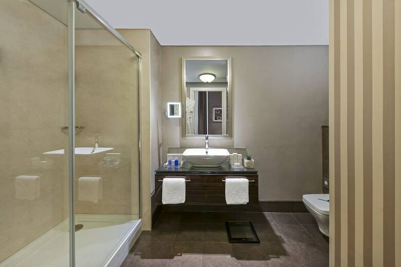 Elite World Business Hotel