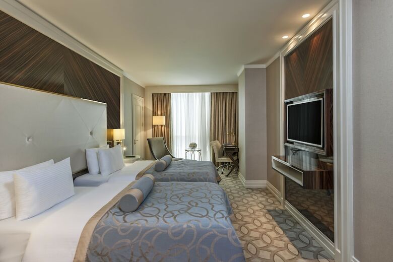 Elite World Business Hotel